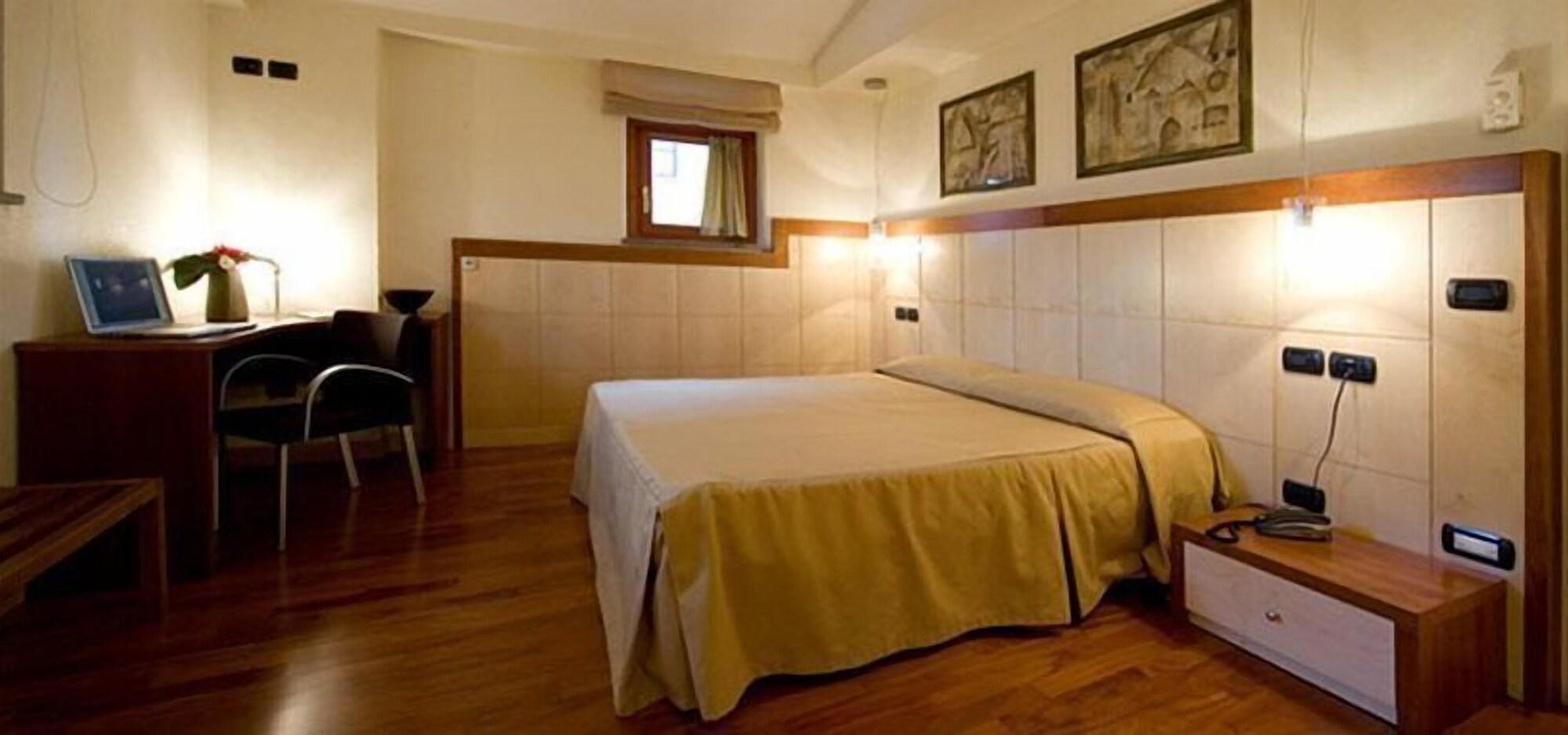 โฮเต็ล เปรูเซีย ลา วิลลา Hotel เปรูจา ภายนอก รูปภาพ