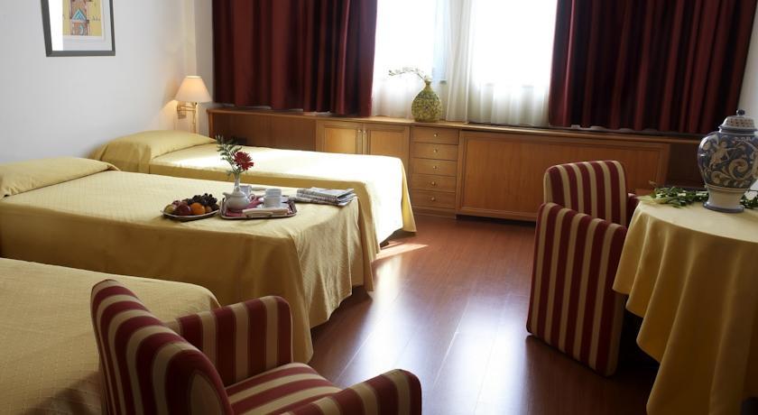 โฮเต็ล เปรูเซีย ลา วิลลา Hotel เปรูจา ภายนอก รูปภาพ