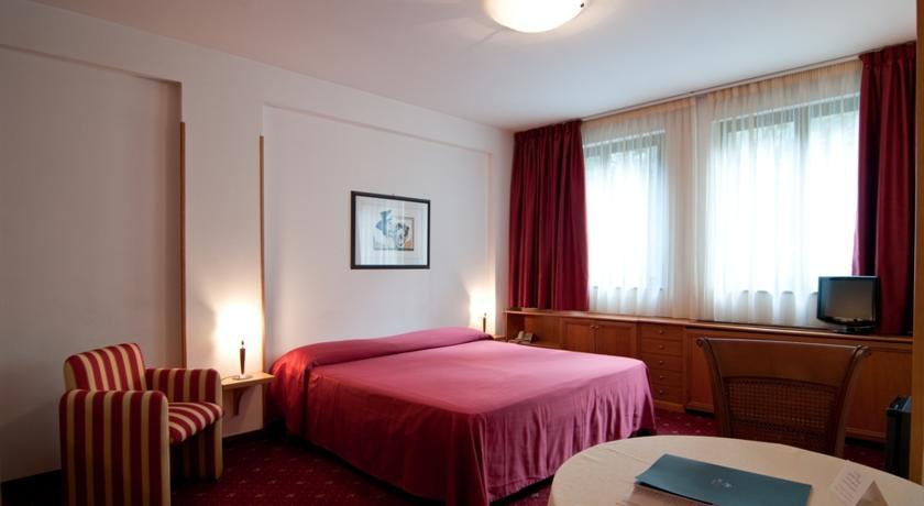โฮเต็ล เปรูเซีย ลา วิลลา Hotel เปรูจา ภายนอก รูปภาพ
