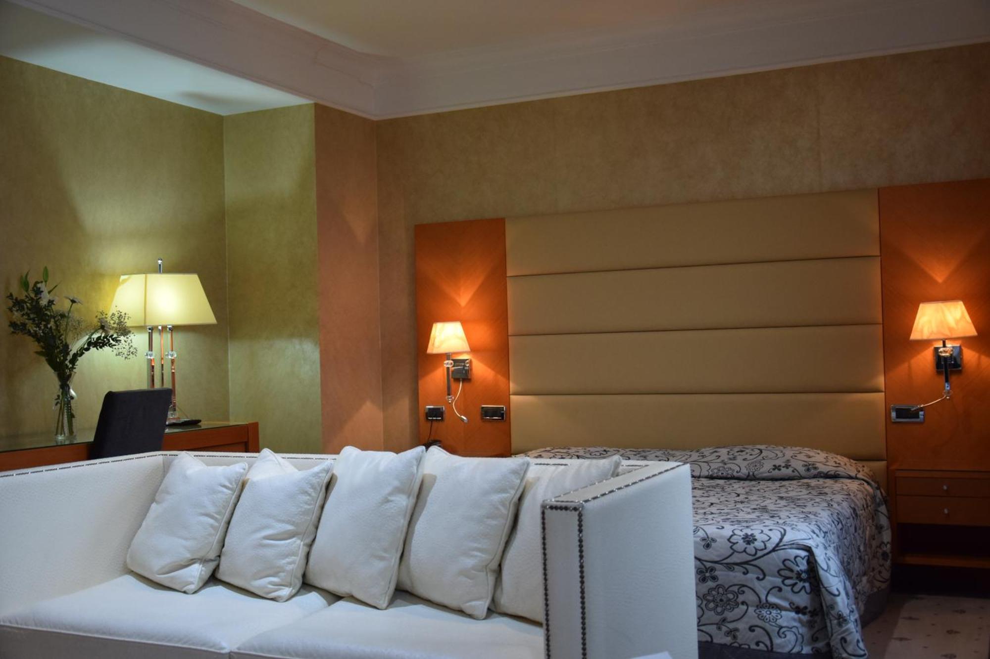 โฮเต็ล เปรูเซีย ลา วิลลา Hotel เปรูจา ภายนอก รูปภาพ