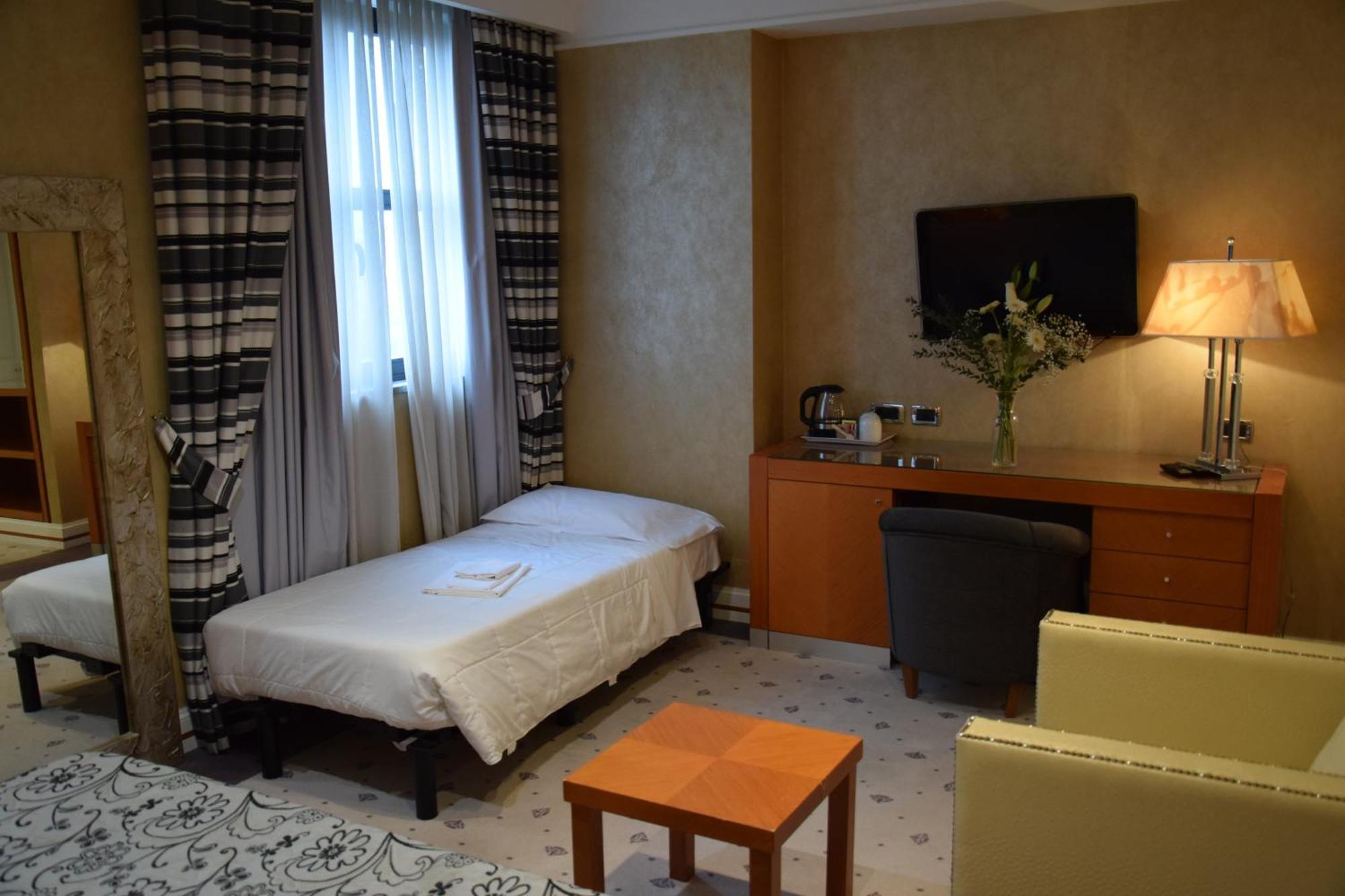 โฮเต็ล เปรูเซีย ลา วิลลา Hotel เปรูจา ภายนอก รูปภาพ