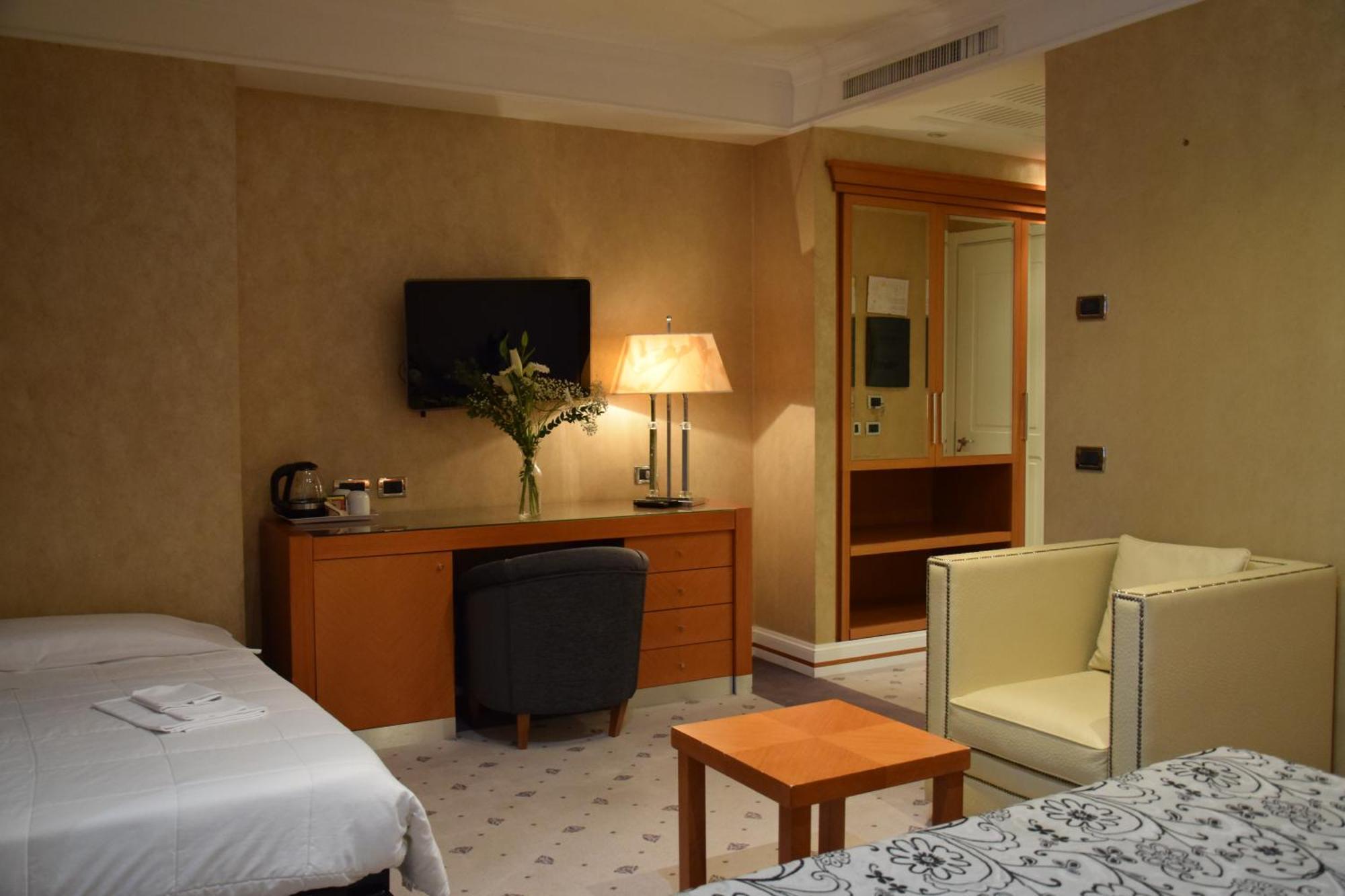 โฮเต็ล เปรูเซีย ลา วิลลา Hotel เปรูจา ภายนอก รูปภาพ