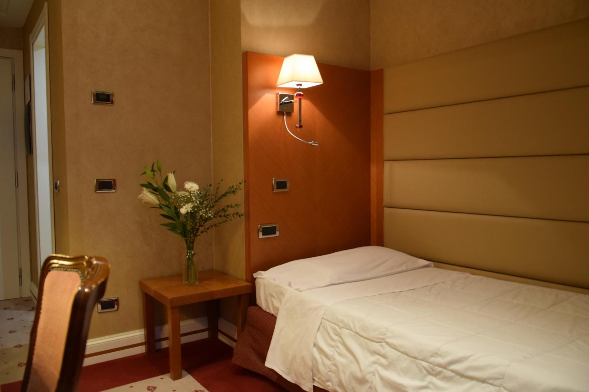 โฮเต็ล เปรูเซีย ลา วิลลา Hotel เปรูจา ภายนอก รูปภาพ