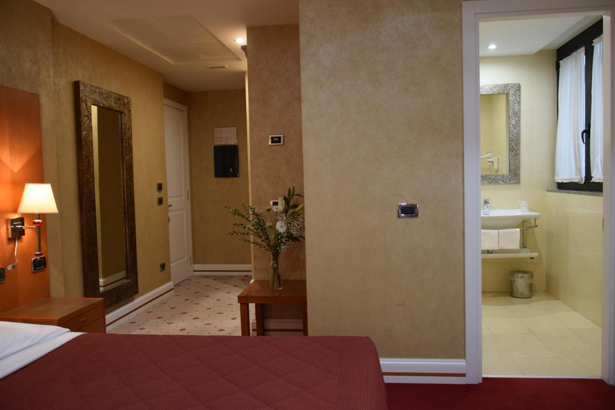 โฮเต็ล เปรูเซีย ลา วิลลา Hotel เปรูจา ภายนอก รูปภาพ