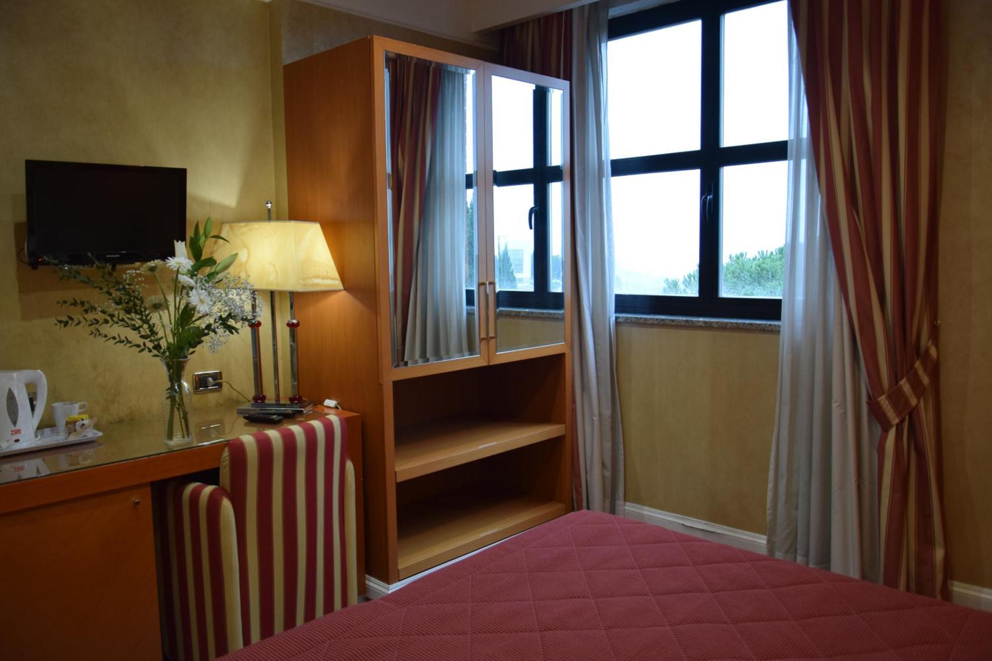 โฮเต็ล เปรูเซีย ลา วิลลา Hotel เปรูจา ภายนอก รูปภาพ