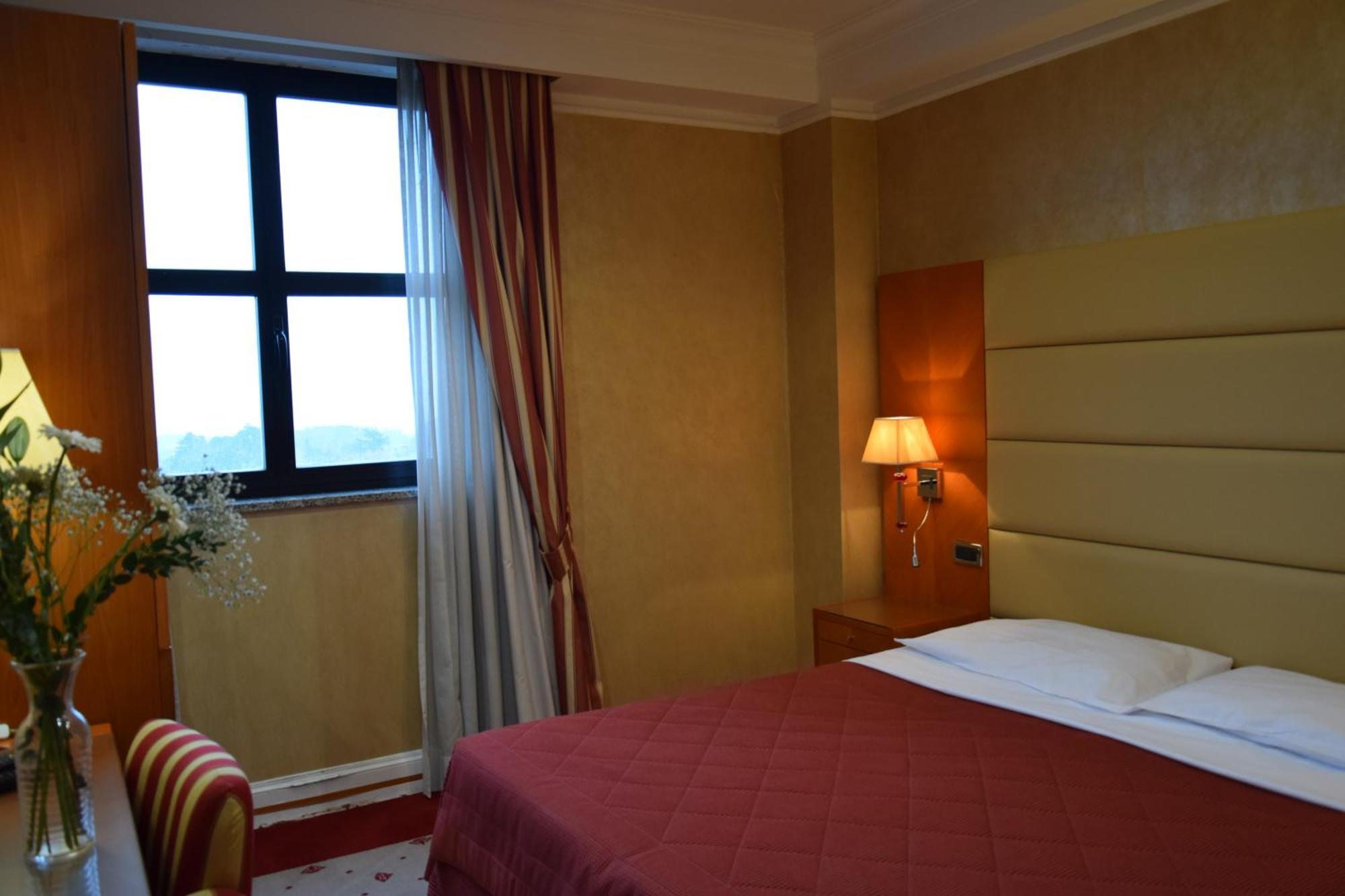 โฮเต็ล เปรูเซีย ลา วิลลา Hotel เปรูจา ภายนอก รูปภาพ